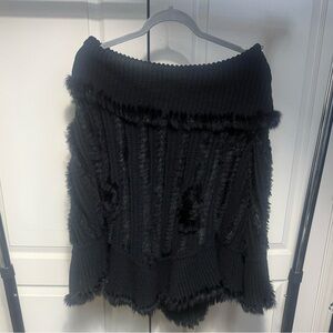Elegant Black Off-Shoulder Sweater/ Cape Size l/Xl